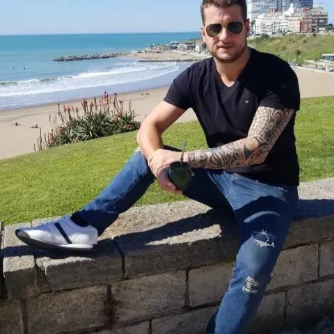 Vista privada de perfil Hombre en Nuñez